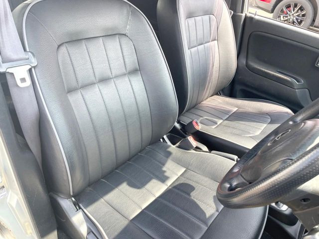 �^�]�ȃV�[�g���͎g�p�������Ȃ��A�ǍD�ȏ�ԂƂȂ��Ă��܂��B�O�I�[�i�[�l�����J�Ɏg���Ă������Ƃ��悭�킩��܂��ˁB