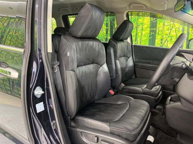 運転席シート廻りは使用感も少なく、良好な状態となっています。丁寧に使われていたことがよくわかりますね。