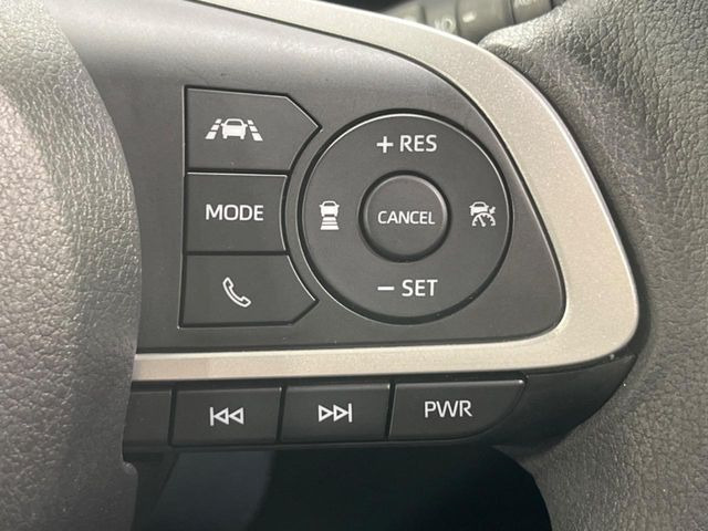 【アダプティブクルーズコントロール】高速道路での長距離走行が楽に!!自動で速度を保つクルーズコントロールが、衝突軽減システムと連携し、前方の車両を感知して車間を保つように速度調節してくれます!!