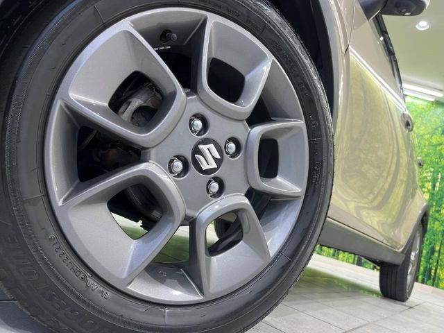 �y����16�C���`�A���~�z�C�[���z�O�ςɃ}�b�`���������A���~�z�C�[���𑕒����Ă���܂��B�e��ЊO�A���~�z�C�[����A�X�^�b�h���X�^�C�����戵�����Ă���܂��B���񂲑��k����������