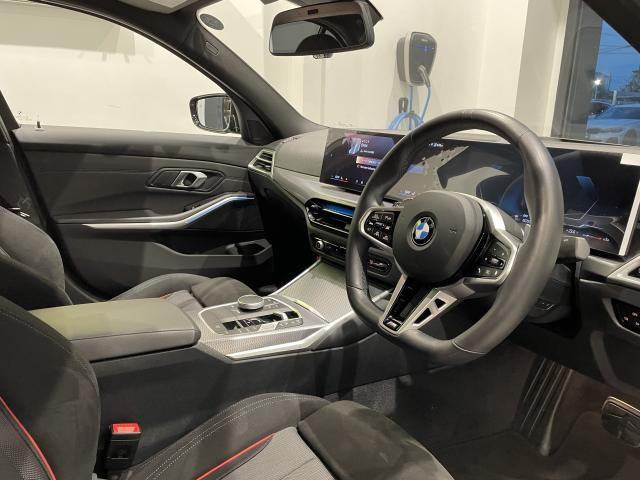 3シリーズセダン320d xドライブ Mスポーツ 4WD