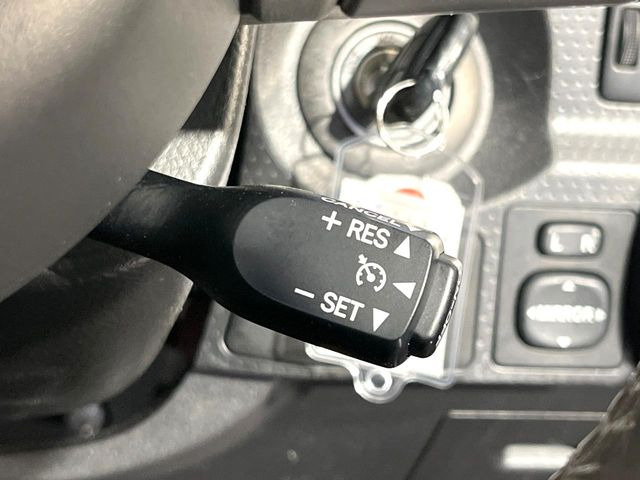 �y�N���[�Y�R���g���[���z�������H�����N���N���s�B�A�N�Z���𗣂��Ă���葬�x�ő��s���ł��A�������^�]���̕��S���y��!�����E�������ȒP�ȃX�C�b�`����Œ����ł��܂��B