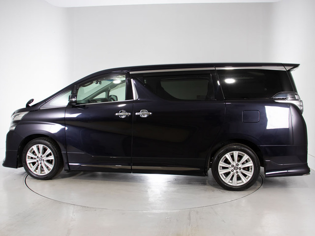 ★展示前点検実施★特殊な機材も用いて、全車点検を実施しております!