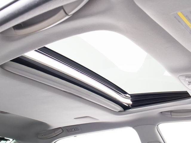 �l�C�����̃T�����[�t���t���Ă��܂�!�㉺�`���g�ɑO��X���C�h�@�\���t���Ă��܂��̂ŁA�l�X�ȃh���C�u�V�[���Ŋ��􂵂Ă���܂�!!�J��������ԓ���Ԃ͋C�����������ł���!����̊����Ă݂ĉ�����!