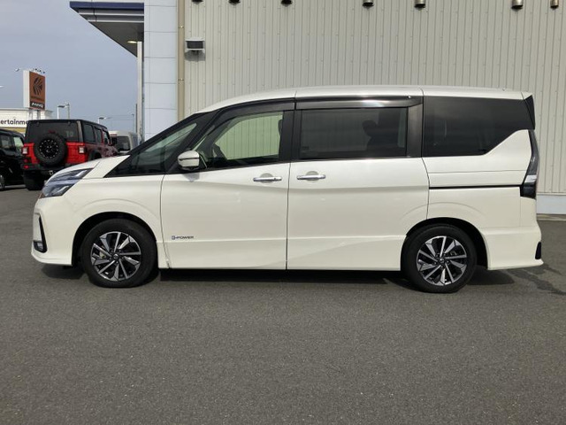 セレナ1.2 e-POWER ハイウェイスターV