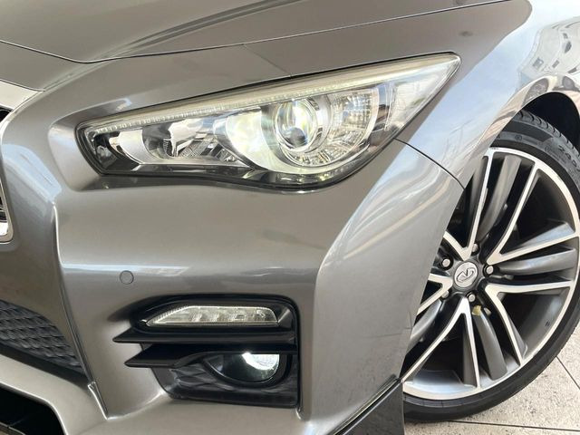 �yLED�w�b�h���C�g�z���V����ԑ��s�����ǍD�Ȏ��E���m�ۂ����S���ĉ^�]�ł��鍂�P�xLED�w�b�h���C�g�𑕔�!�_�����x�������A����d�͂��}�����Ă��܂��B