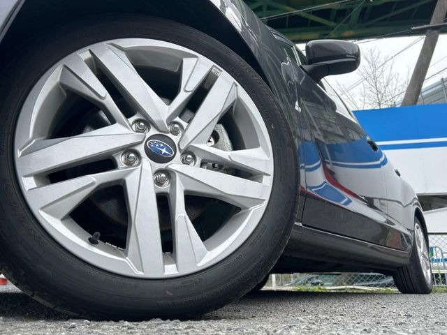 �y����17�C���`�A���~�z�C�[���z�O�ςɃ}�b�`���������A���~�z�C�[���𑕒����Ă���܂��B�e��ЊO�A���~�z�C�[����A�X�^�b�h���X�^�C�����戵�����Ă���܂��B���񂲑��k����������