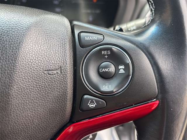 �A�_�N�e�B�u�N���[�Y�R���g���[��