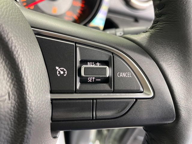 �y�N���[�Y�R���g���[���z�������H�����N���N���s�B�A�N�Z���𗣂��Ă���葬�x�ő��s���ł��A�������^�]���̕��S���y��!�����E�������ȒP�ȃX�C�b�`����Œ����ł��܂��B