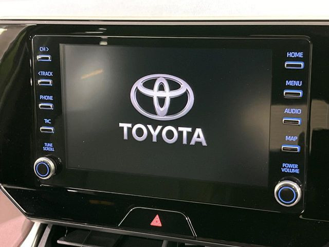 �y8�C���` �f�B�X�v���C�I�[�f�B�I�z���ʂ̃f�B�X�v���C��AppleCarPlay��AndroidAuto�����p�\�B�傫�ȉ�ʂŃX�}�z�i�r�A�v���������p���������܂���