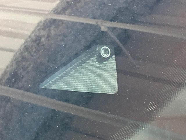 �yi-ACTIVESENSE�z���s���ɑO���̎ԗ�����F�����A�Փ˂������Ȏ��͌x��ƃu���[�L�ŏՓˉ���Ɣ�Q�y�����A�V�X�g�B�����S�Ƀh���C�u�����y���݂��������܂��B