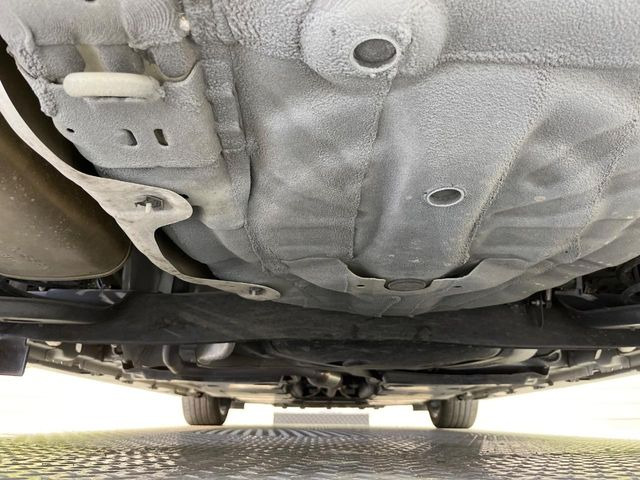 ��D�]�𒸂��Ă���܂��{�f�B�̒e�X�v���b�V���R�[�g���D�]��t���B�ʏ�̃K���X�R�[�g�ƈقȂ�A�ϋv�N��6�N�̖��@���K���X�R�[�e�B���O���A�{�f�B���L���C�ȏ�Ԃɕۂ��Ă���܂��B