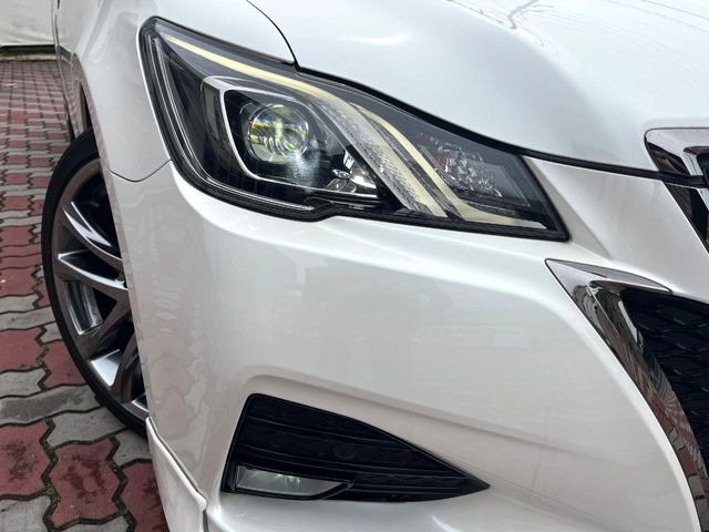 �yLED�w�b�h���C�g�z���V����ԑ��s�����ǍD�Ȏ��E���m�ۂ����S���ĉ^�]�ł��鍂�P�xLED�w�b�h���C�g�𑕔�!�_�����x�������A����d�͂��}�����Ă��܂��B