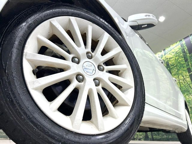 �y�O���[�h��p�z���C�g�h��16�C���`�A���~�z�C�[���z�O�ςɃ}�b�`���������A���~�z�C�[���𑕒����Ă���܂��B�e��ЊO�A���~�z�C�[����A�X�^�b�h���X�^�C�����戵�����Ă���܂��B���񂲑��k����������