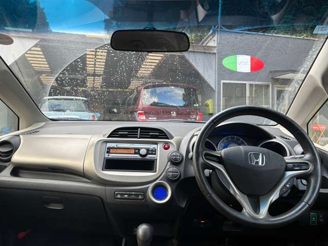 フィットハイブリッド1.3 10th アニバーサリー