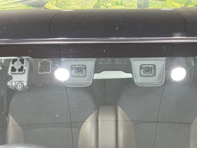 �y�X�}�[�g�u���[�L�T�|�[�g�z���s���ɑO���̎ԗ�����F�����A�Փ˂������Ȏ��͌x��ƃu���[�L�ŏՓˉ���Ɣ�Q�y�����A�V�X�g�B�����S�Ƀh���C�u�����y���݂��������܂��B