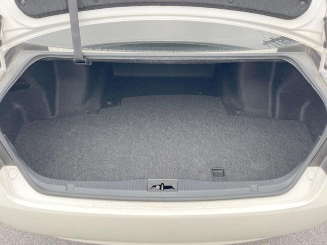 ���i�̂���������ʋ΁A���}���ɏ\���ȉ׎��X�y�[�X���m�ۂ��Ă���܂��B�傫�ȉו��̐ύڂ��\�ł���