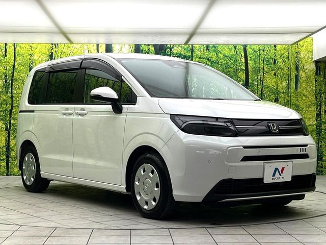 高透明度のガラス皮膜で撥水はもちろん、上質なツヤ・光沢を実現。紫外線や酸性雨から大切な愛車を保護し、色あせ・劣化を防止。「弾スプラッシュコート」、「弾プリミッサコート」からお選びいただけます。