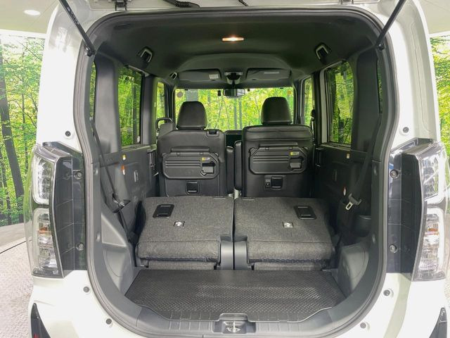 ���i�̂���������ʋ΁A���}���ɏ\���ȉ׎��X�y�[�X���m�ۂ��Ă���܂��B�Z�J���h�V�[�g��|���ƁA�傫�ȉו��̐ύڂ��\�ł���