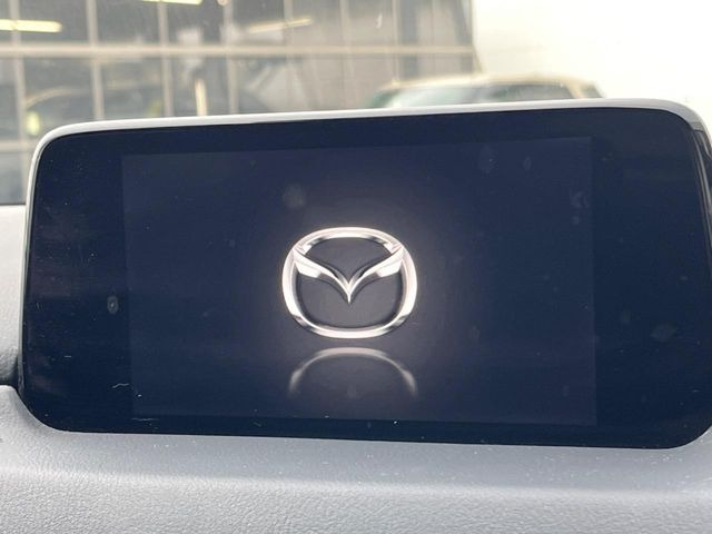 �y8�C���`�}�c�_�R�l�N�g�z�ԓ��̕��͋C�Ƀ}�b�`������^�̃f�B�X�v���C�B�X�}�z�ڑ��ł̃i�r�g�p��Bluetooth�Đ����A�l�X�ȋ@�\���y���߂܂��B�����I�ȃ_�C�������삪�\�ŁA�g��������ǍD�ł��B