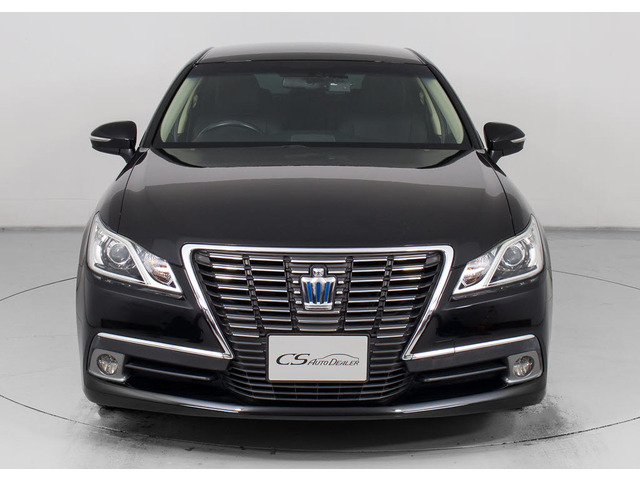 禁煙車です!室内は嫌なニオイも無く、すごく綺麗な状態です!禁煙車・・特にセダンタイプのお車では少ないですよね!!タバコのニオイが苦手なお客様必見です!快適にご乗車頂けます!!