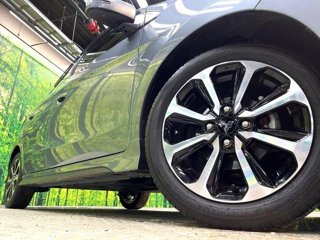 �y����15�C���`�A���~�z�C�[���z�O�ςɃ}�b�`���������A���~�z�C�[���𑕒����Ă���܂��B�e��ЊO�A���~�z�C�[����A�X�^�b�h���X�^�C�����戵�����Ă���܂��B���񂲑��k����������