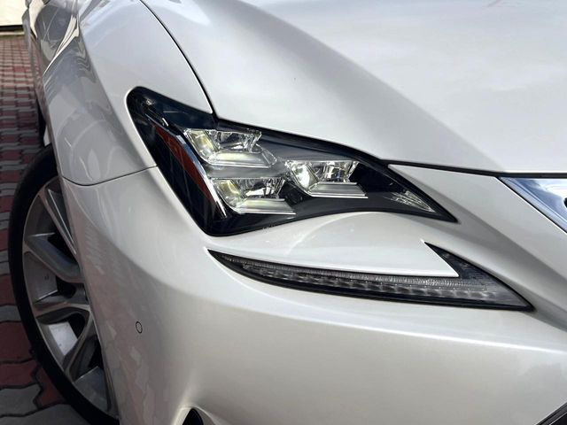 �y�O��LED�w�b�h���C�g�z�X�^�C���b�V���Ȍ����ڂ̎O��LED�w�b�h���C�g�𑕔���X�^�C�������łȂ��A��Ԃ̑��s�����E�ǍD�ň��S���Ă���肢�������܂��B