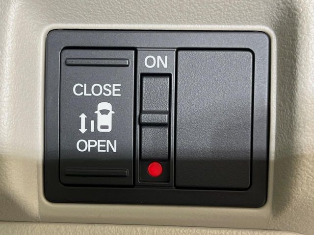 �y�p���[�X���C�h�h�A�z�X�}�[�g�L�[��^�]�Ȃ̃X�C�b�`�ŃX���C�h�h�A�̊J���\���d��������͂����ăh�A���J����K�v�������A���������q�l�ł��A�d���ו��������Ă��鎞�����N�ɊJ���߂ł��܂���