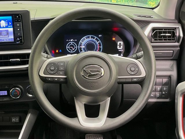 �y�X�e�A�����O�X�C�b�`�z�^�]���A�O������ڐ������炷���ƂȂ��A�I�[�f�B�I���̑��삪�\�ȕ֗��@�\!���S&���K�ȃh���C�u�����o���Ă���܂���