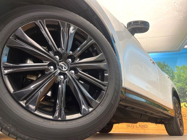 �y����19�C���`�A���~�z�C�[���z�O�ςɃ}�b�`���������A���~�z�C�[���𑕒����Ă���܂��B�e��ЊO�A���~�z�C�[����A�X�^�b�h���X�^�C�����戵�����Ă���܂��B���񂲑��k����������