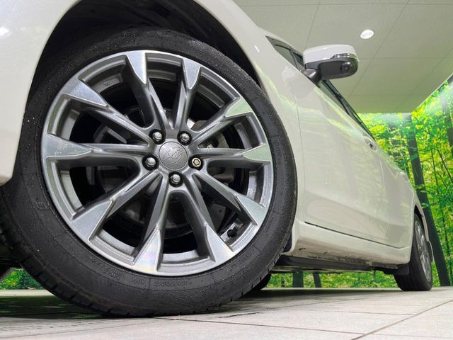 �y����17�C���`�A���~�z�C�[���z�O�ςɃ}�b�`���������A���~�z�C�[���𑕒����Ă���܂��B�e��ЊO�A���~�z�C�[����A�X�^�b�h���X�^�C�����戵�����Ă���܂��B���񂲑��k����������