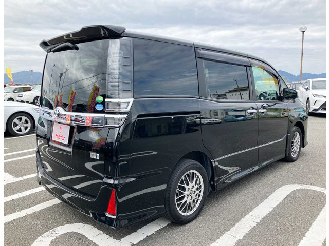 ヴォクシー1.8 ハイブリッド ZS 煌III