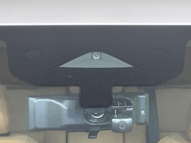 �y�C���e���W�F���g�G�}�[�W�F���V�[�u���[�L�z�t�����g�J�����őO���̎ԗ�����s�҂����m�B�Փ˂������Ȏ��͏Փ˔�Q�y���u���[�L���쓮�A�Փˉ�����T�|�[�g�B�����S�Ƀh���C�u�����y���݂��������܂��B