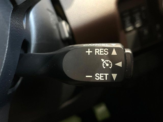 �y�N���[�Y�R���g���[���z�������H�����N���N���s�B�A�N�Z���𗣂��Ă���葬�x�ő��s���ł��A�������^�]���̕��S���y��!�����E�������ȒP�ȃX�C�b�`����Œ����ł��܂��B