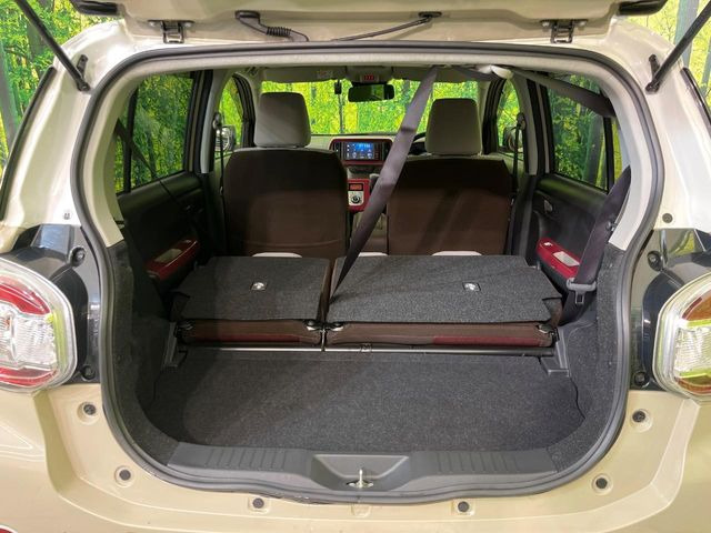 ���i�̂���������ʋ΁A���}���ɏ\���ȉ׎��X�y�[�X���m�ۂ��Ă���܂��B�Z�J���h�V�[�g��|���ƁA�傫�ȉו��̐ύڂ��\�ł���