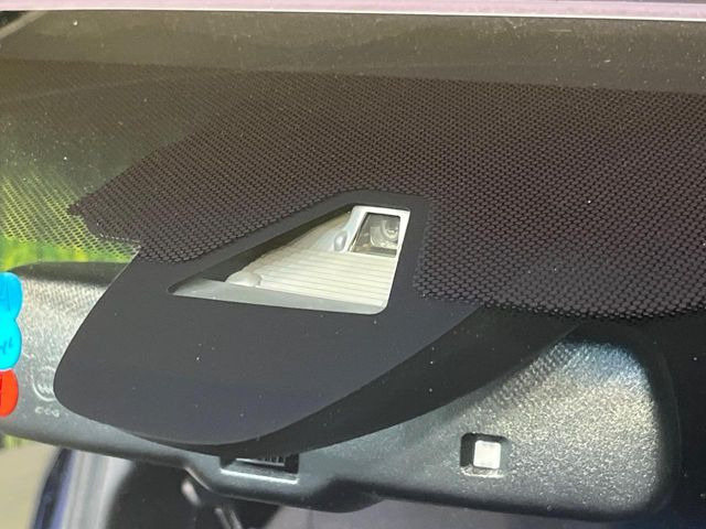 �y�V�e�B�u���[�L�A�N�e�B�u�V�X�e���z�ᑬ���s���ɑO���̎ԗ�����F�����A�Փ˂������Ȏ��͌x��ƃu���[�L�ŏՓˉ���Ɣ�Q�y�����A�V�X�g�B�����S�Ƀh���C�u�����y���݂��������܂��B