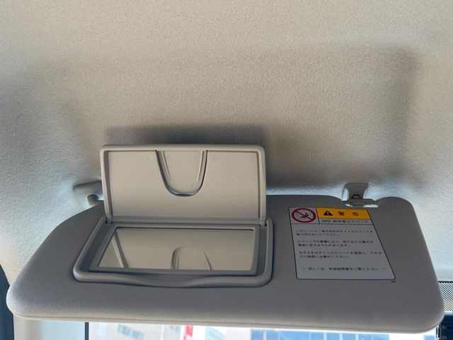 �y�o�j�e�B�~���[�z�T���o�C�U�[���ɐݒu���ꂽ�~���[�Őg�����Ȃ݃`�F�b�N!������Ƃ������C�N�����ɂ����􂵂܂���