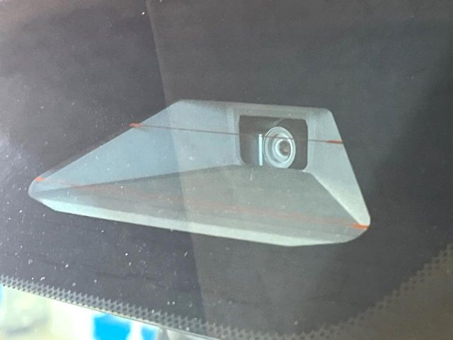 �y�g���^�Z�[�t�e�B�Z���X�z���s���ɑO���̎ԗ�����F�����A�Փ˂������Ȏ��͌x��ƃu���[�L�ŏՓˉ���Ɣ�Q�y�����A�V�X�g�B�����S�Ƀh���C�u�����y���݂��������܂��B