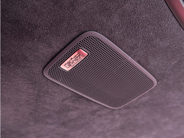 ワンランク上の音質マークレビンソン!