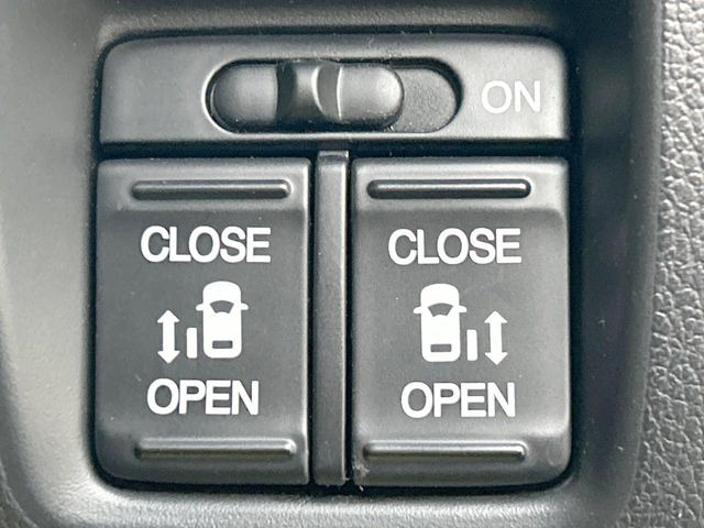 �y�����p���[�X���C�h�h�A�z�X�}�[�g�L�[��^�]�Ȃ̃X�C�b�`�Ō�ȗ����X���C�h�h�A�̊J���\���d��������͂����ăh�A���J����K�v�������A�����Ȃ��q�l�ł��ȒP�ɊJ���߂ł����K�ł���