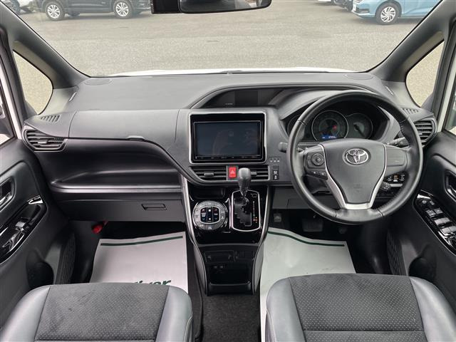 ヴォクシー2.0 ZS 煌III 4WD