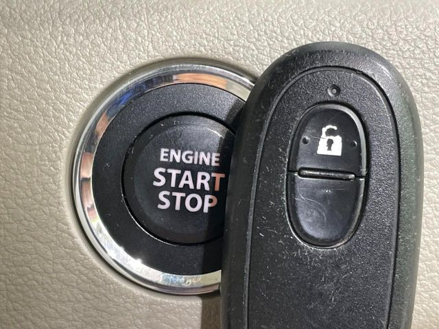 �y�L�[���X�X�^�[�g�V�X�e���z�J�o����|�P�b�g�ɓ��ꂽ�܂܂ł��h�A�̎{���E�������\�ȃX�}�[�g�L�[�𑕔��B�G���W���̃I���E�I�t�����J�M�����o���K�v����������Ƃ��Ă��֗��ł���