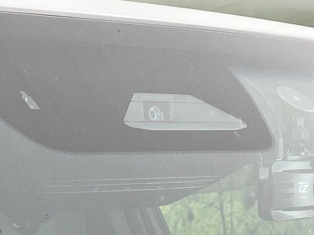 �y�X�}�[�g�A�V�X�g�z���s���ɑO���̎ԗ�����F�����A�Փ˂������Ȏ��͌x��ƃu���[�L�ŏՓˉ���Ɣ�Q�y�����A�V�X�g�B�����S�Ƀh���C�u�����y���݂��������܂��B