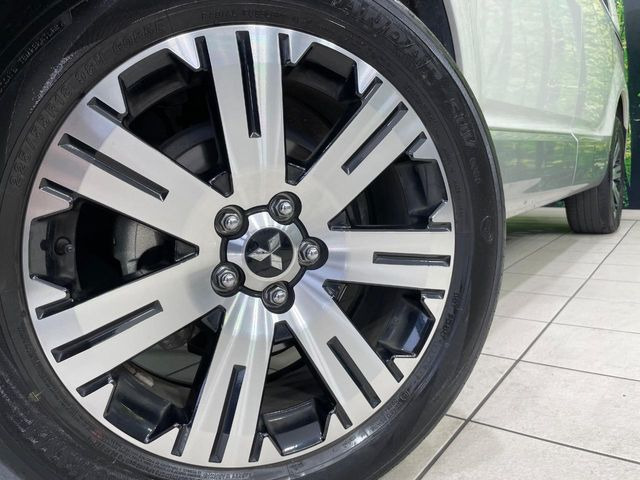 �y����18�C���`�A���~�z�C�[���z�O�ςɃ}�b�`���������A���~�z�C�[���𑕒����Ă���܂��B�e��ЊO�A���~�z�C�[����A�X�^�b�h���X�^�C�����戵�����Ă���܂��B���񂲑��k����������