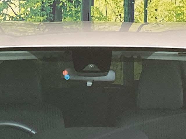 �y�g���^�Z�[�t�e�B�Z���X�z���s���ɑO���̎ԗ�����F�����A�Փ˂������Ȏ��͌x��ƃu���[�L�ŏՓˉ���Ɣ�Q�y�����A�V�X�g�B�����S�Ƀh���C�u�����y���݂��������܂��B