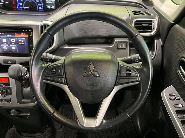 �y�����v�����X�e�A�����O�z�㎿�Ȋv���g�p���邱�ƂŁA��ɂ����������݂ƂĂ��^�]���₷���n���h���ł���