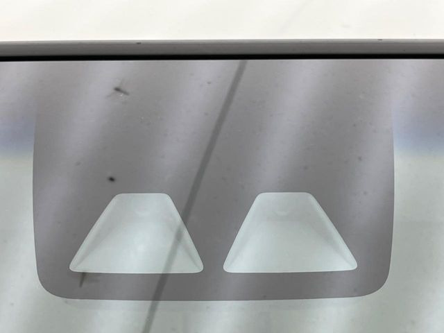 �y�X�}�[�g�A�V�X�g�z���s���ɑO���̎ԗ�����F�����A�Փ˂������Ȏ��͌x��ƃu���[�L�ŏՓˉ���Ɣ�Q�y�����A�V�X�g�B�����S�Ƀh���C�u�����y���݂��������܂��B