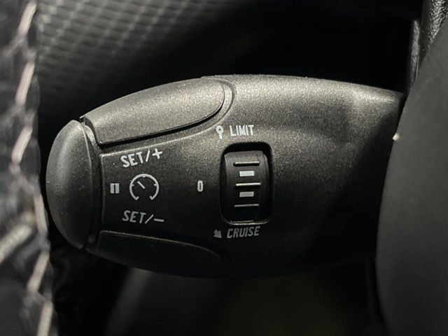 ���I�[�g�N���[�Y�R���g���[��:�������H�⎩���Ԑ�p���H���ɂāA�葬���q���\�ƂȂ�֗��ȋ@�\�ł��B�������ړ��̍ۂł����ɂ����֗��ɂ��g�����������܂���