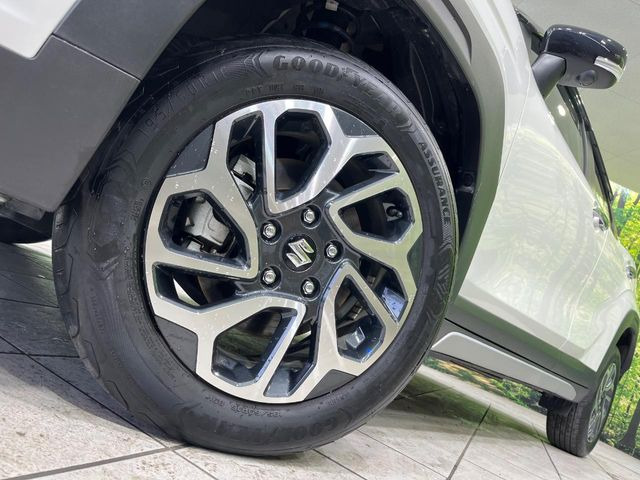 �y����16�C���`�A���~�z�C�[���z�O�ςɃ}�b�`���������A���~�z�C�[���𑕒����Ă���܂��B�e��ЊO�A���~�z�C�[����A�X�^�b�h���X�^�C�����戵�����Ă���܂��B���񂲑��k����������