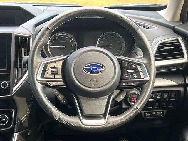 �y�����v�����X�e�A�����O�z�㎿�Ȋv���g�p���邱�ƂŁA��ɂ����������݂ƂĂ��^�]���₷���n���h���ł���